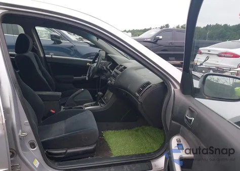 2005 Honda Accord 2.4 Ex from USA, damaged, VIN 1HGCM56795A044651